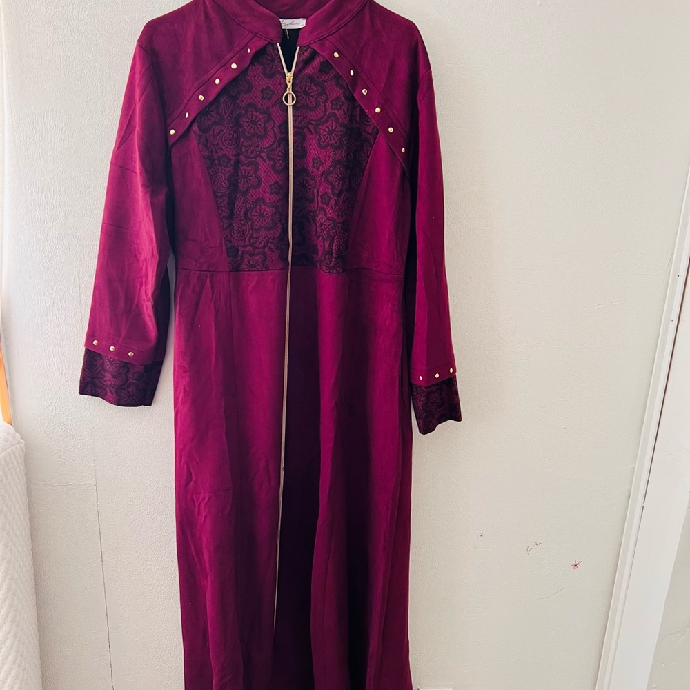 Dress - Picture 3 of 3